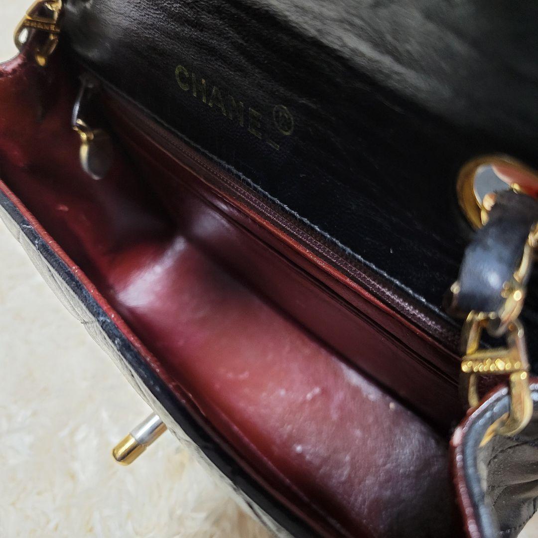 CHANEL ミニマトラッセ　ブラック レザーショルダーバッグ
