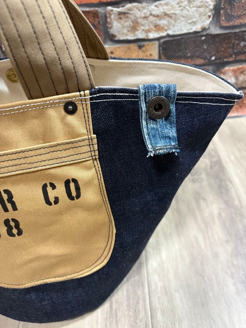 デニムリメイク　大きい丸底トートバッグ