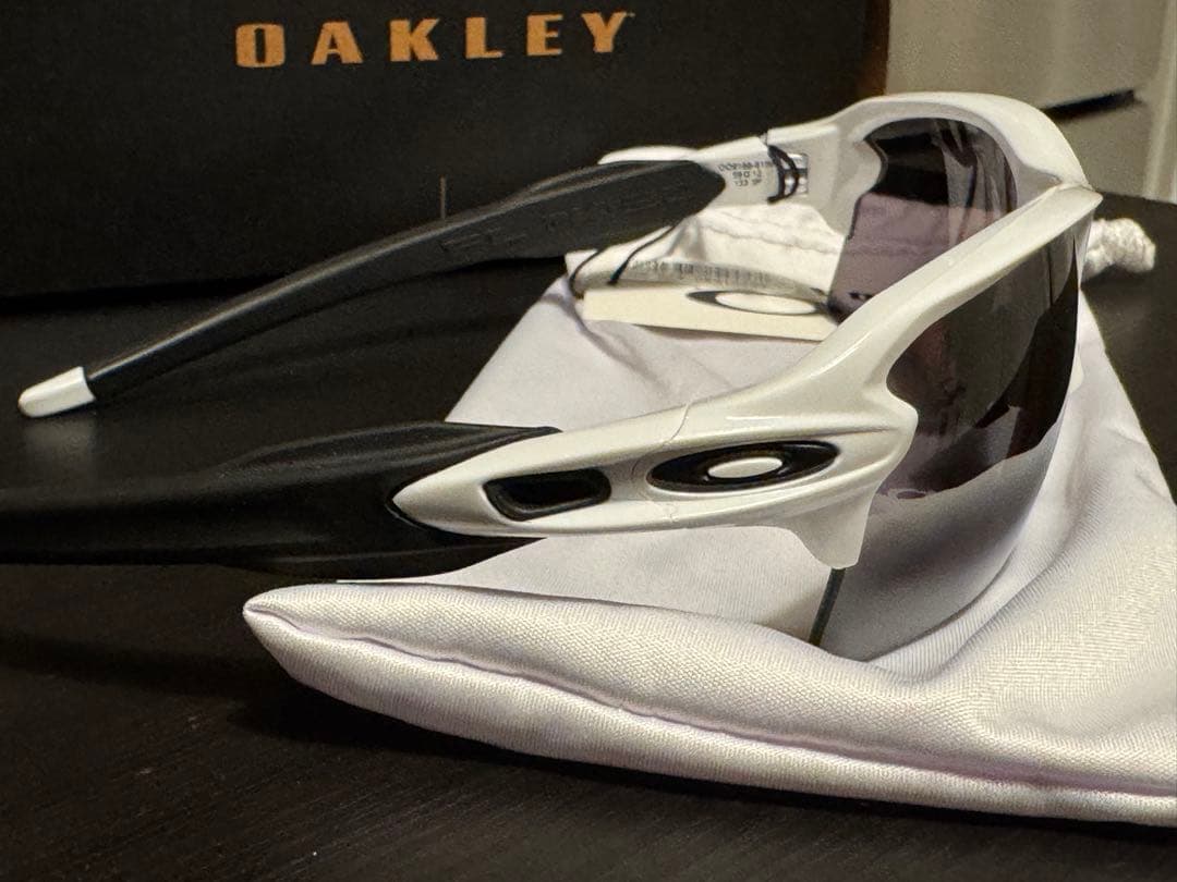 OAKLEY FLAK 2.0 XL ポリッシュホワイト