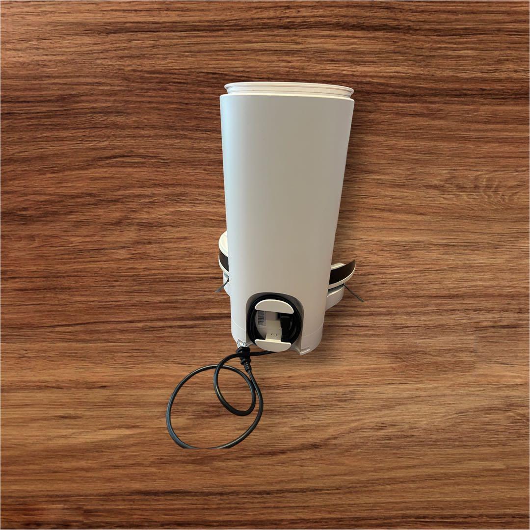 ホワイトロボット掃除機本体