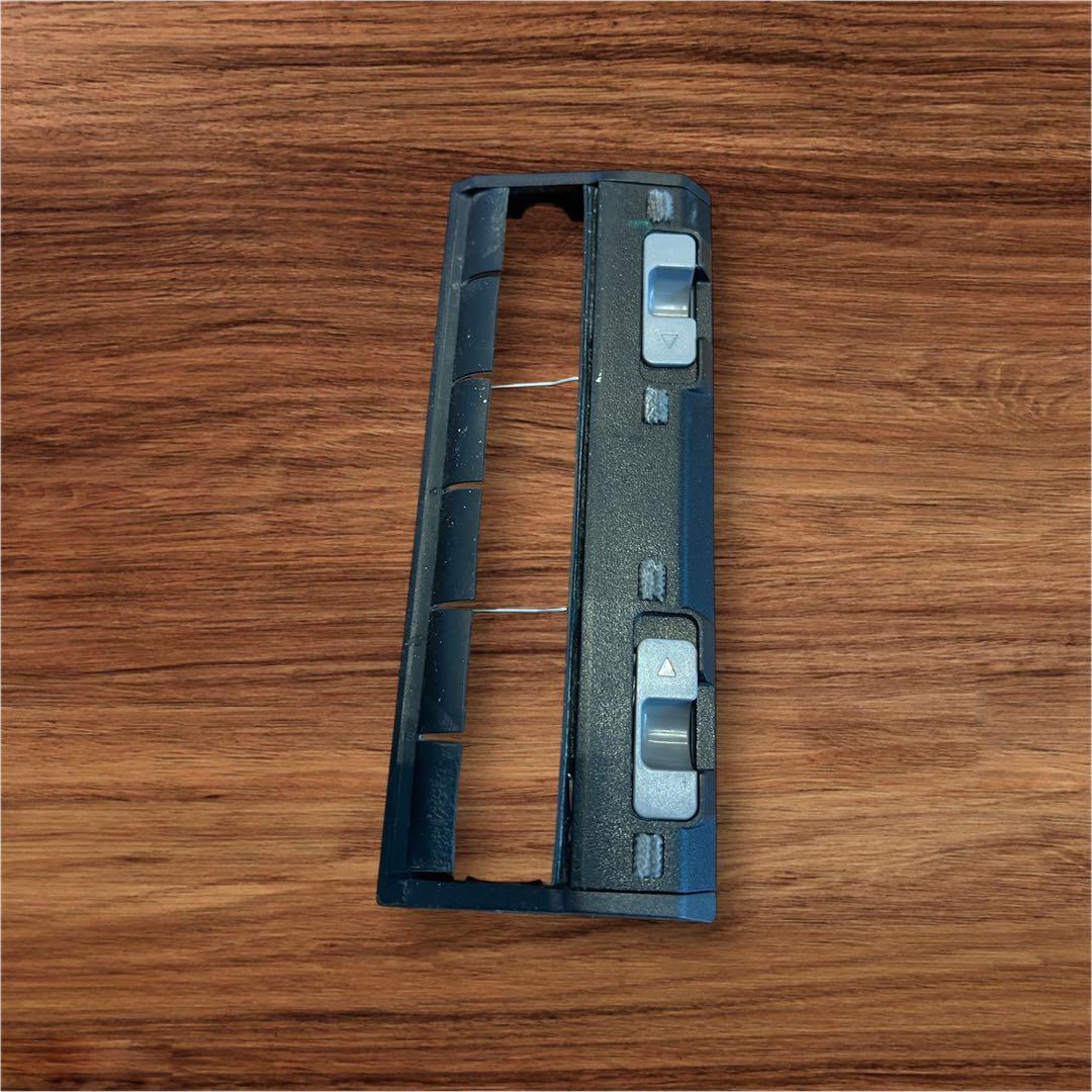 ホワイトロボット掃除機本体