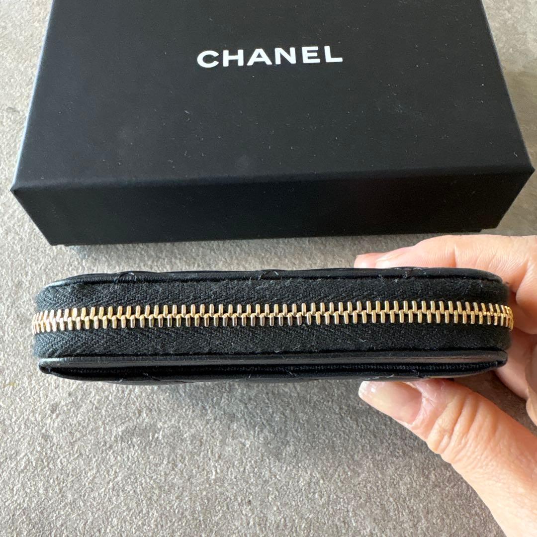 CHANEL クラシックジップパース　ラムスキン　ブラック　ゴールド金具