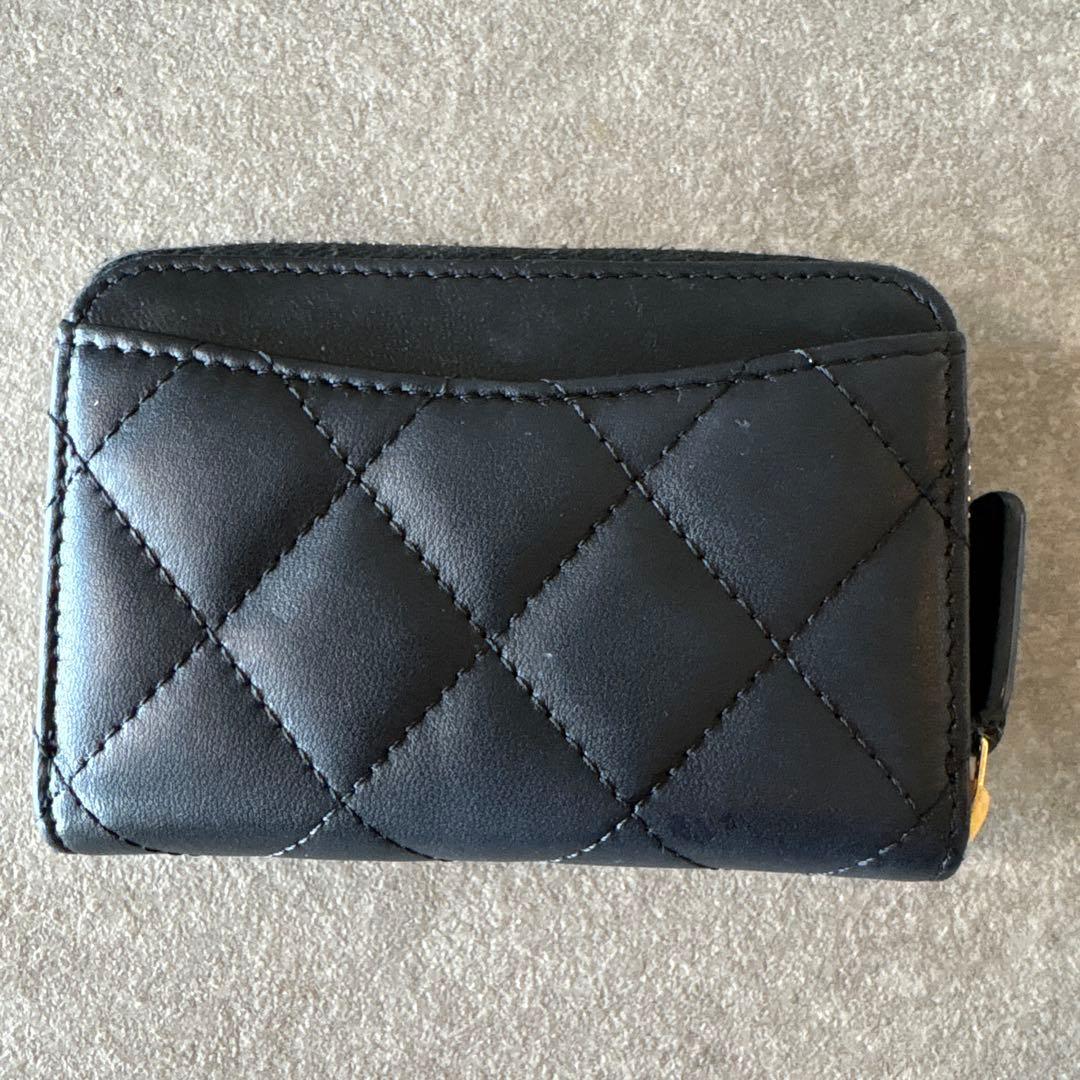 CHANEL クラシックジップパース　ラムスキン　ブラック　ゴールド金具