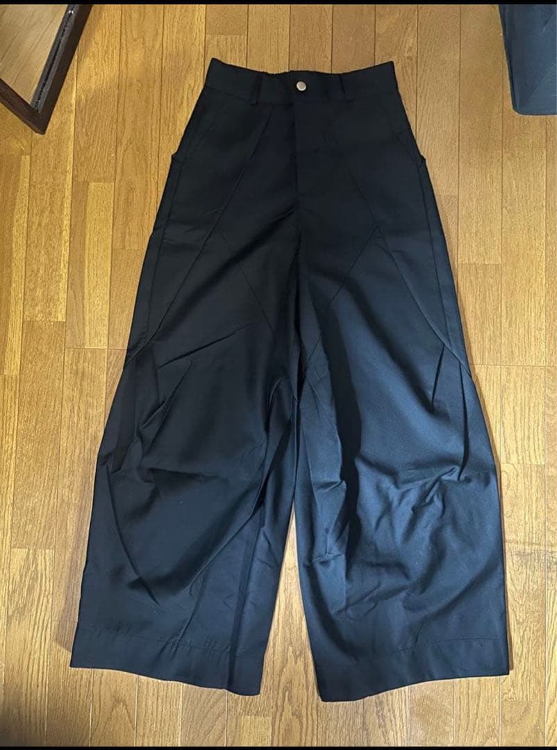 変形ワイドパンツ　モード　テック　深水光太