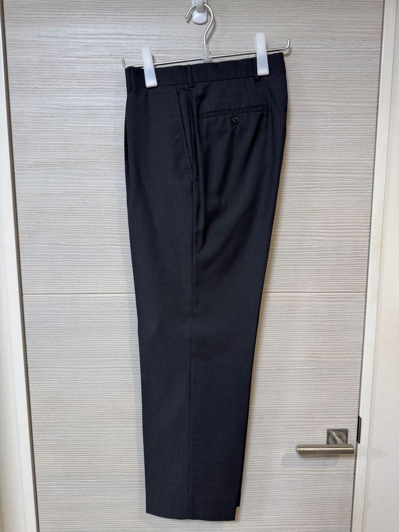 ③Hugo Boss ヒューゴボス スーツ グレー