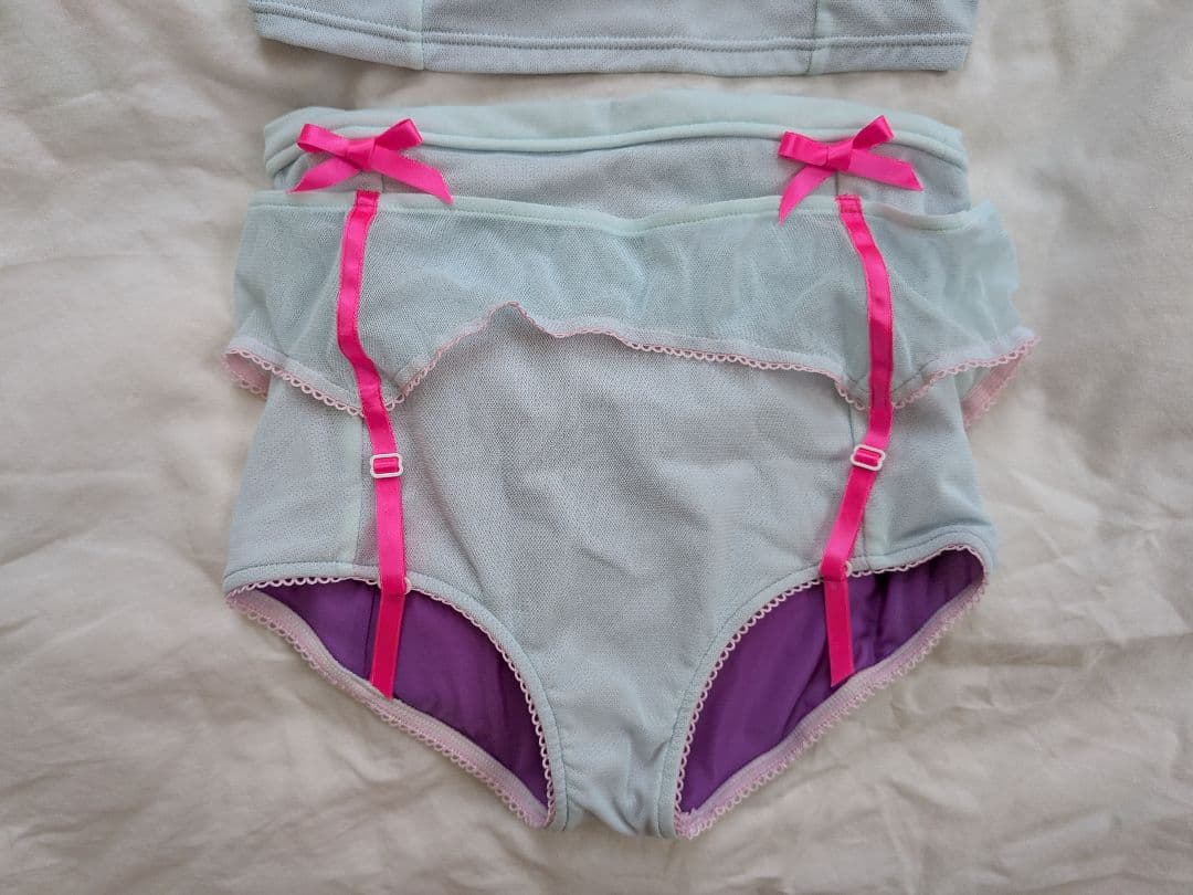 Vargas × GUACAMOLE スイムウェア 水色