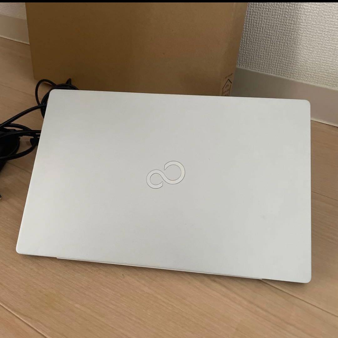 富士通 FMV LIFEBOOK UH90/E3 834g