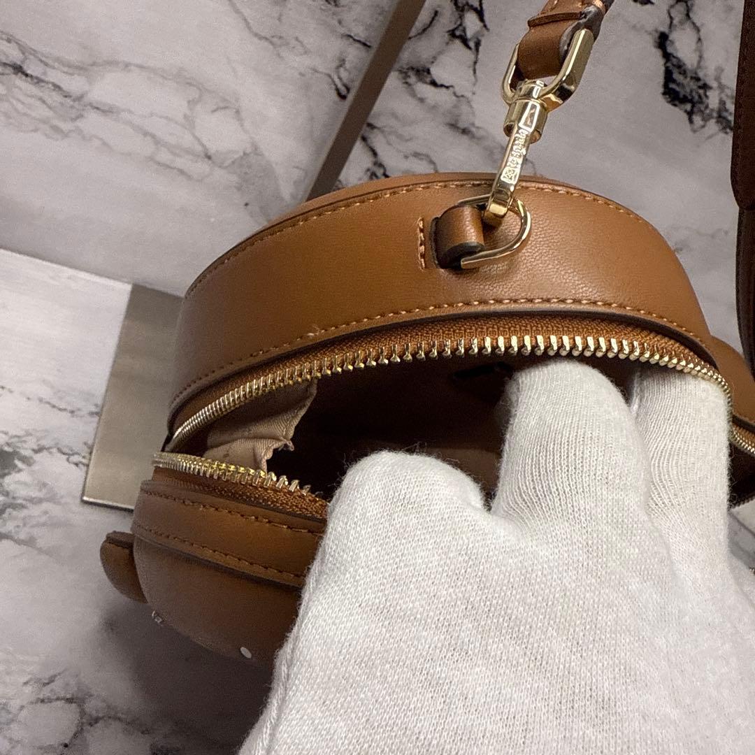 (未使用品)大人気、ケイトスペード、アップル 3D プレッツェル クロスボディ