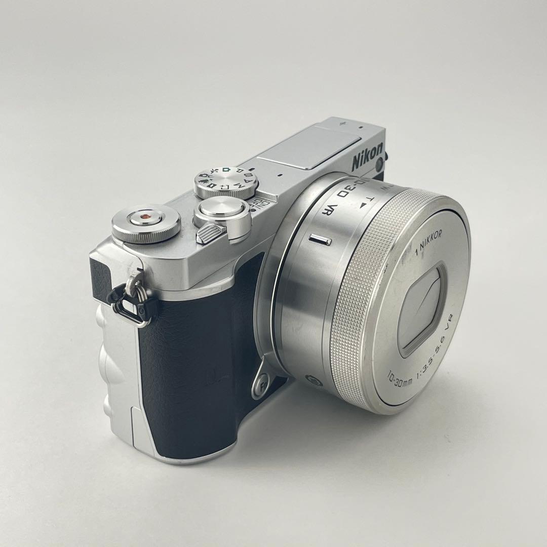 【極上美品・返品保証】Nikon1 J5 標準レンズキット