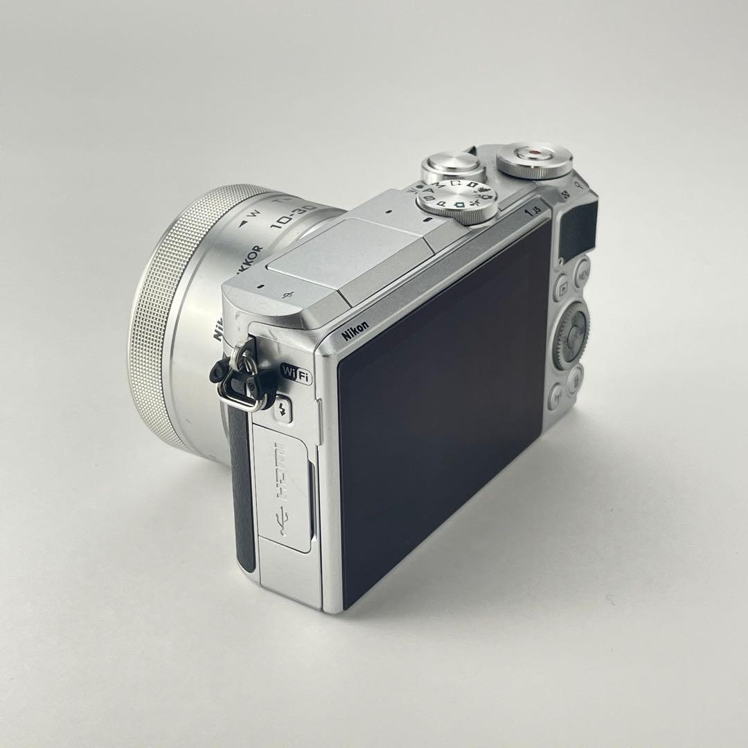 【極上美品・返品保証】Nikon1 J5 標準レンズキット