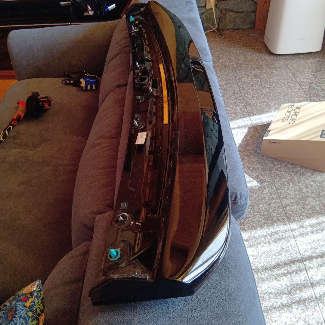 ３０プリウス 純正リアスポイラー