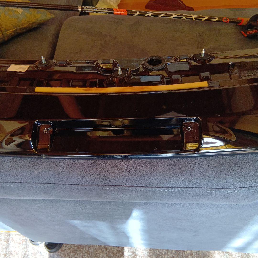 ３０プリウス 純正リアスポイラー