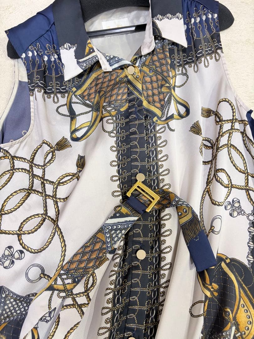 グレースコンチネンタル　ワンピース　ノースリーブ　ベルト・ペチコート付き