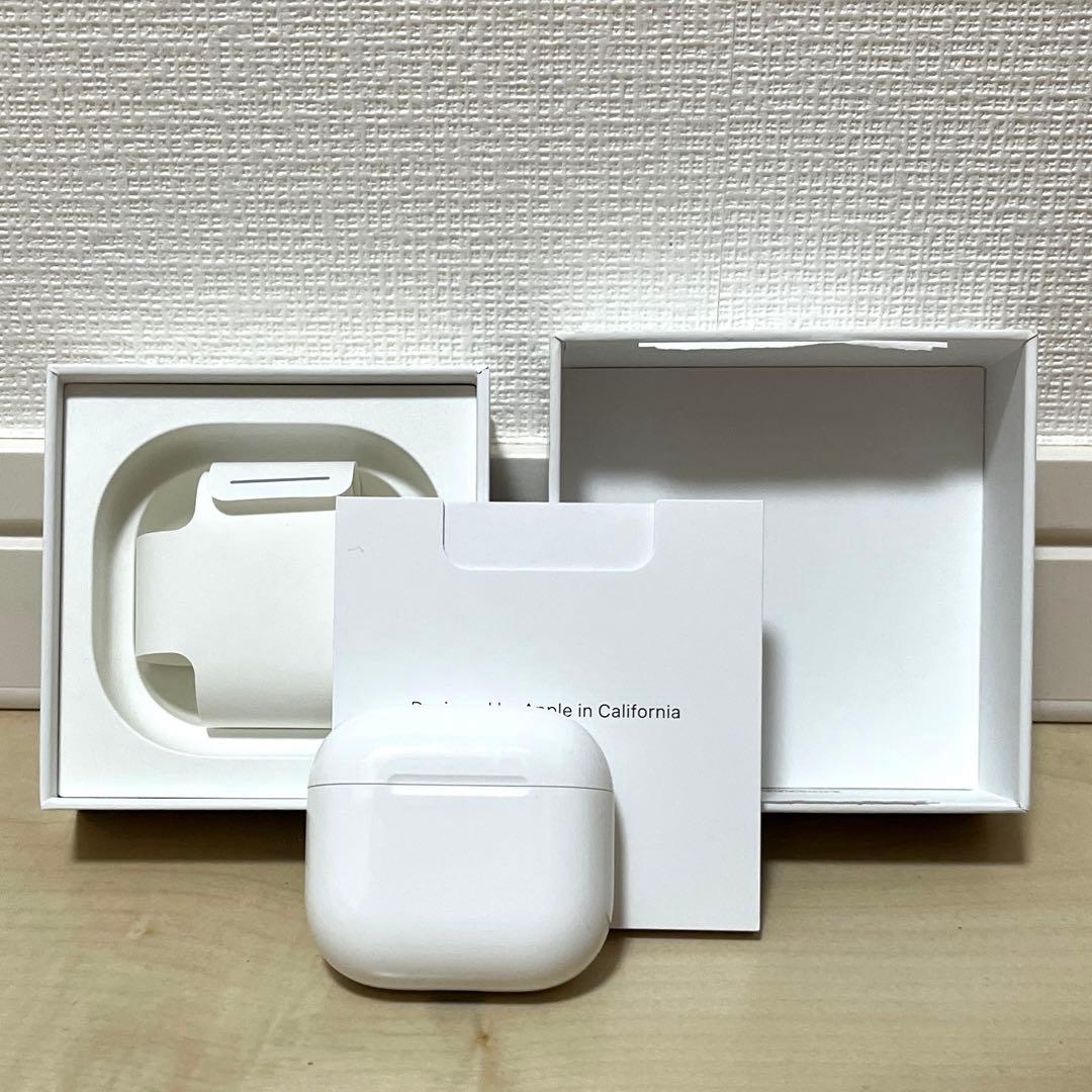 Apple AirPods 4 アクティブノイズキャンセリング搭載