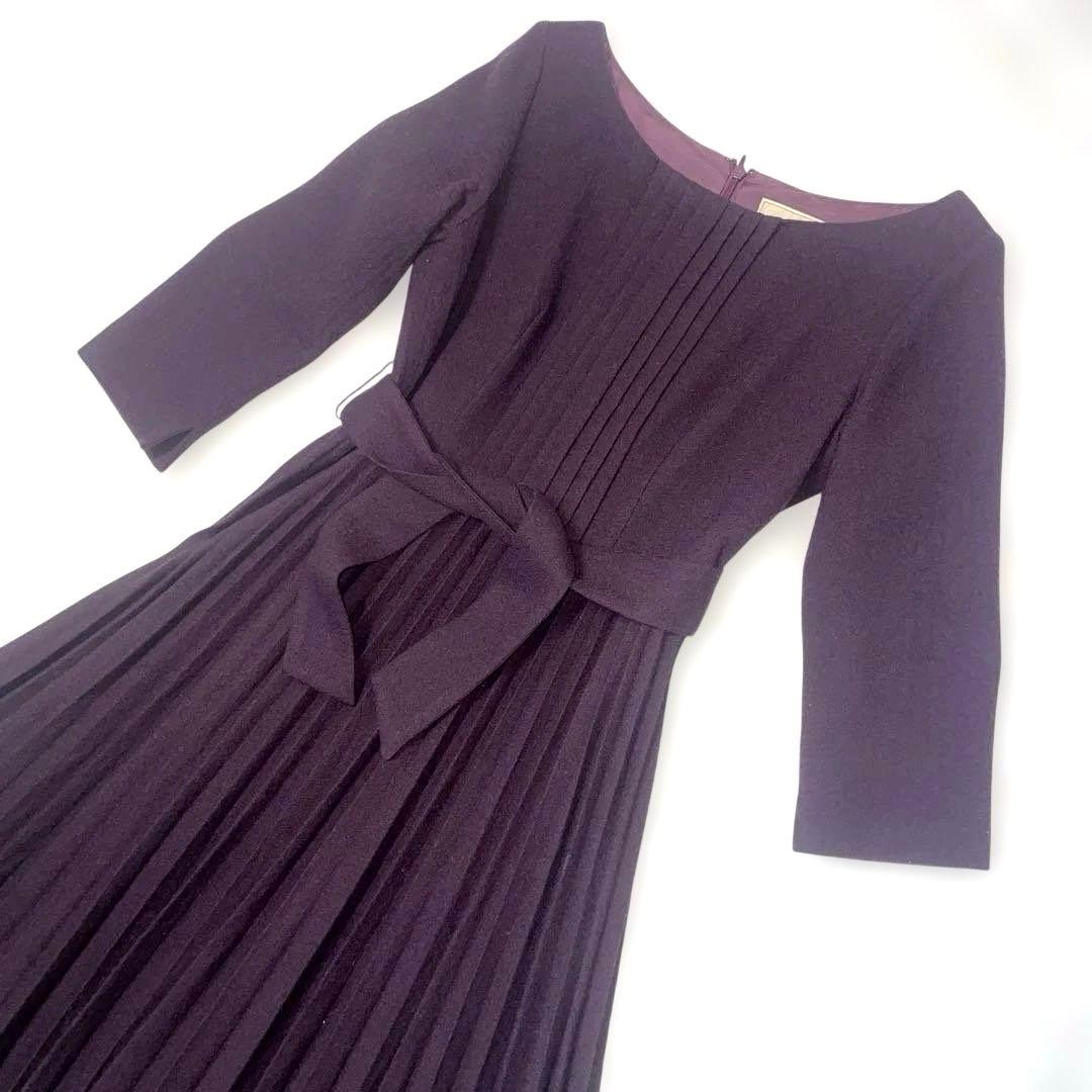 美品　シビラ　プリーツタックデザインウエストリボン付き　ウール　ロングワンピース