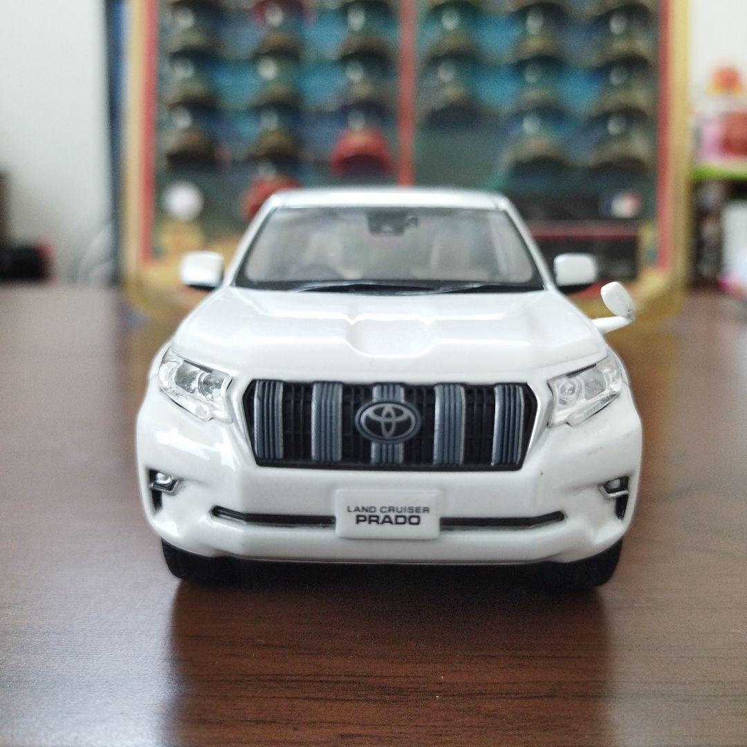 非売品30分1 トヨタ ランドクルーザー プラド ミニカー