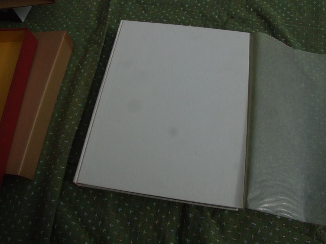 包　TSUTSUMU 岡秀行 著 毎日新聞社