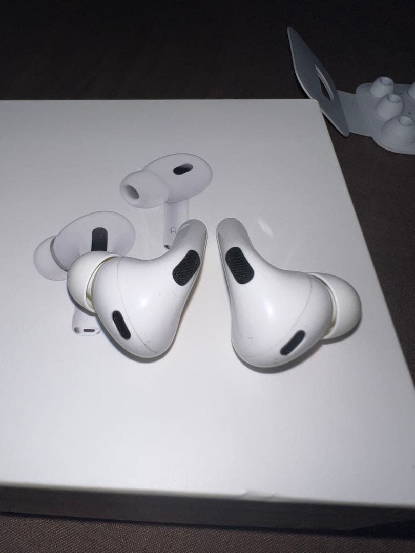 【正規品・箱付】AirPods Pro 第2世代 イヤホン両耳のみ