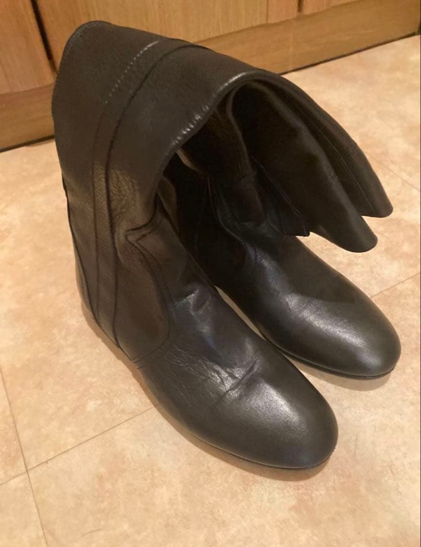 ファビオルスコーニ フラットロングブーツ 黒