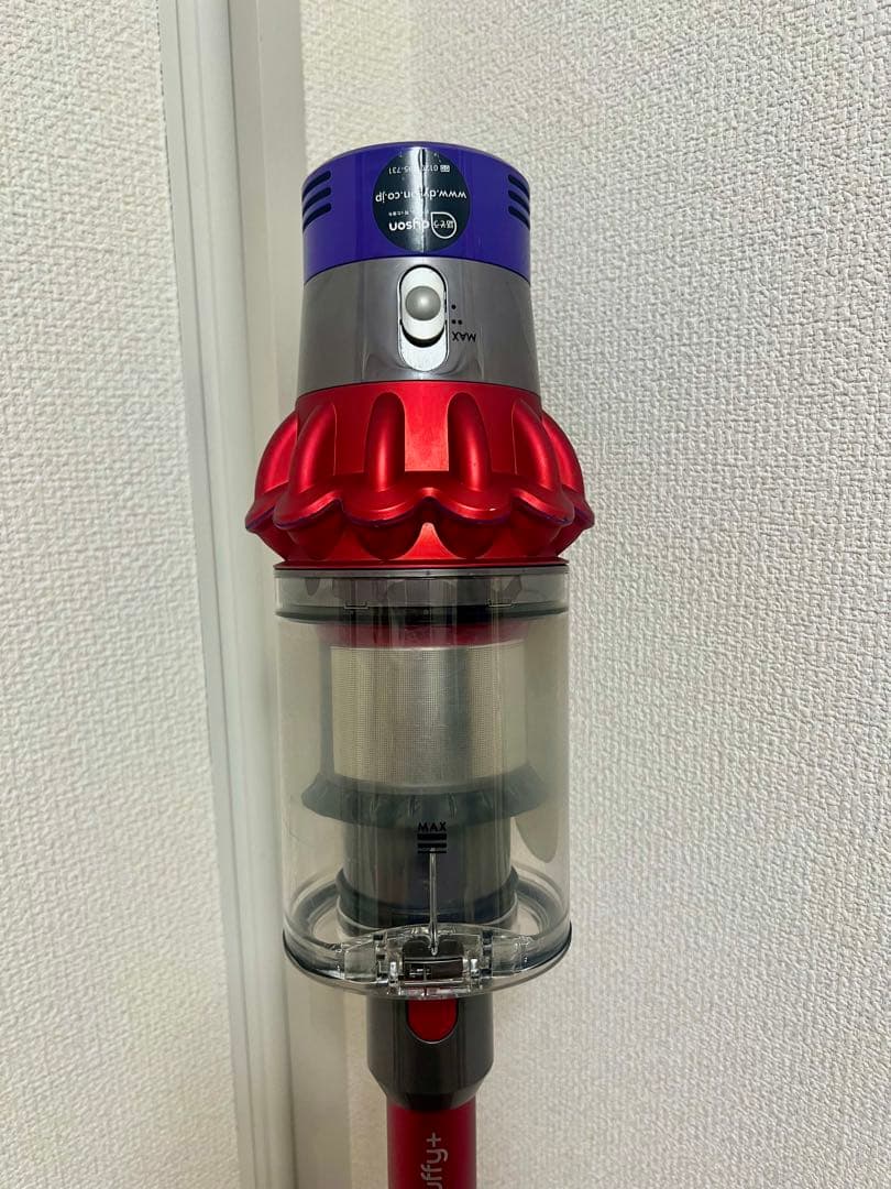 【美品】Dyson ダイソン cyclone V10 fluffy+ SV12