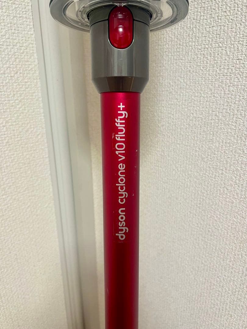 【美品】Dyson ダイソン cyclone V10 fluffy+ SV12