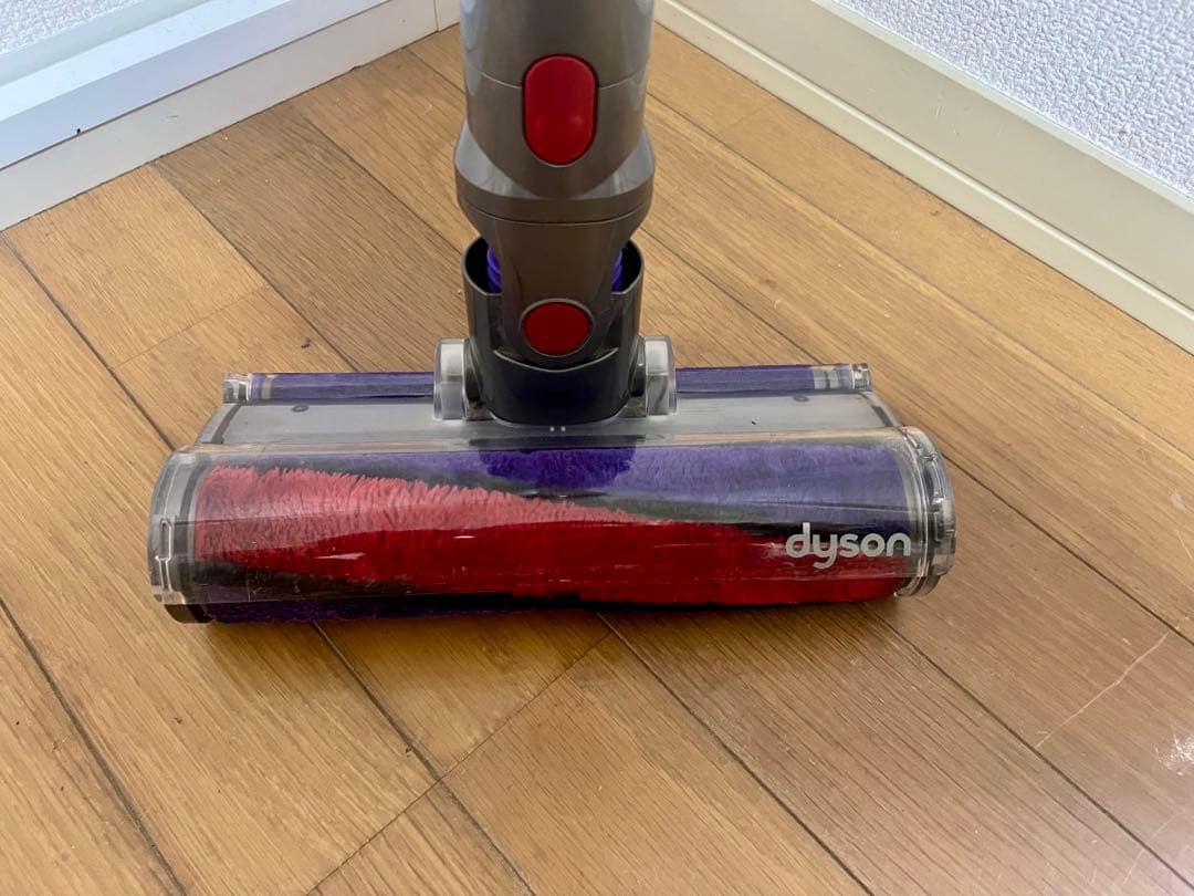 【美品】Dyson ダイソン cyclone V10 fluffy+ SV12