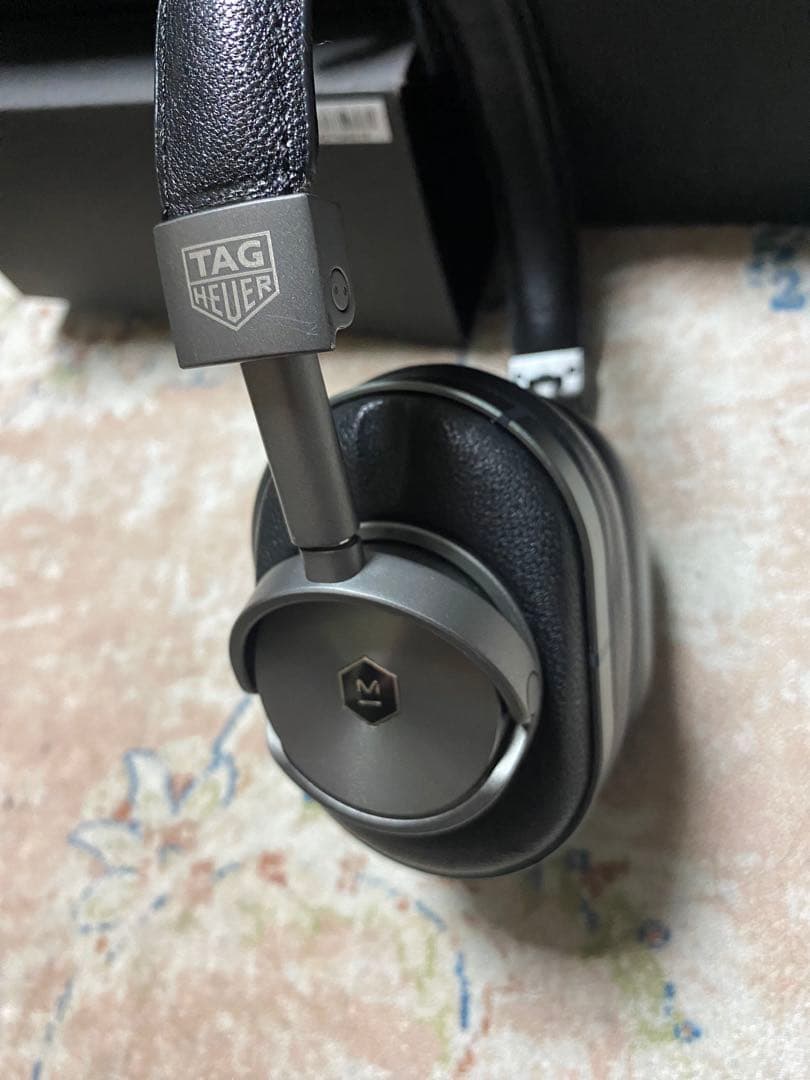 ヘッドホン TAG HEUER Master & Dynamic MW60