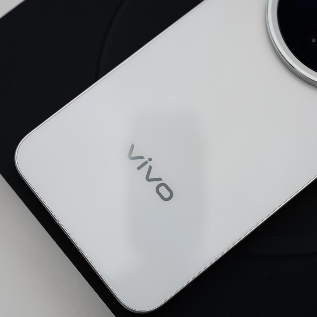 【ほぼ新品】vivo X200 Pro mini ホワイト