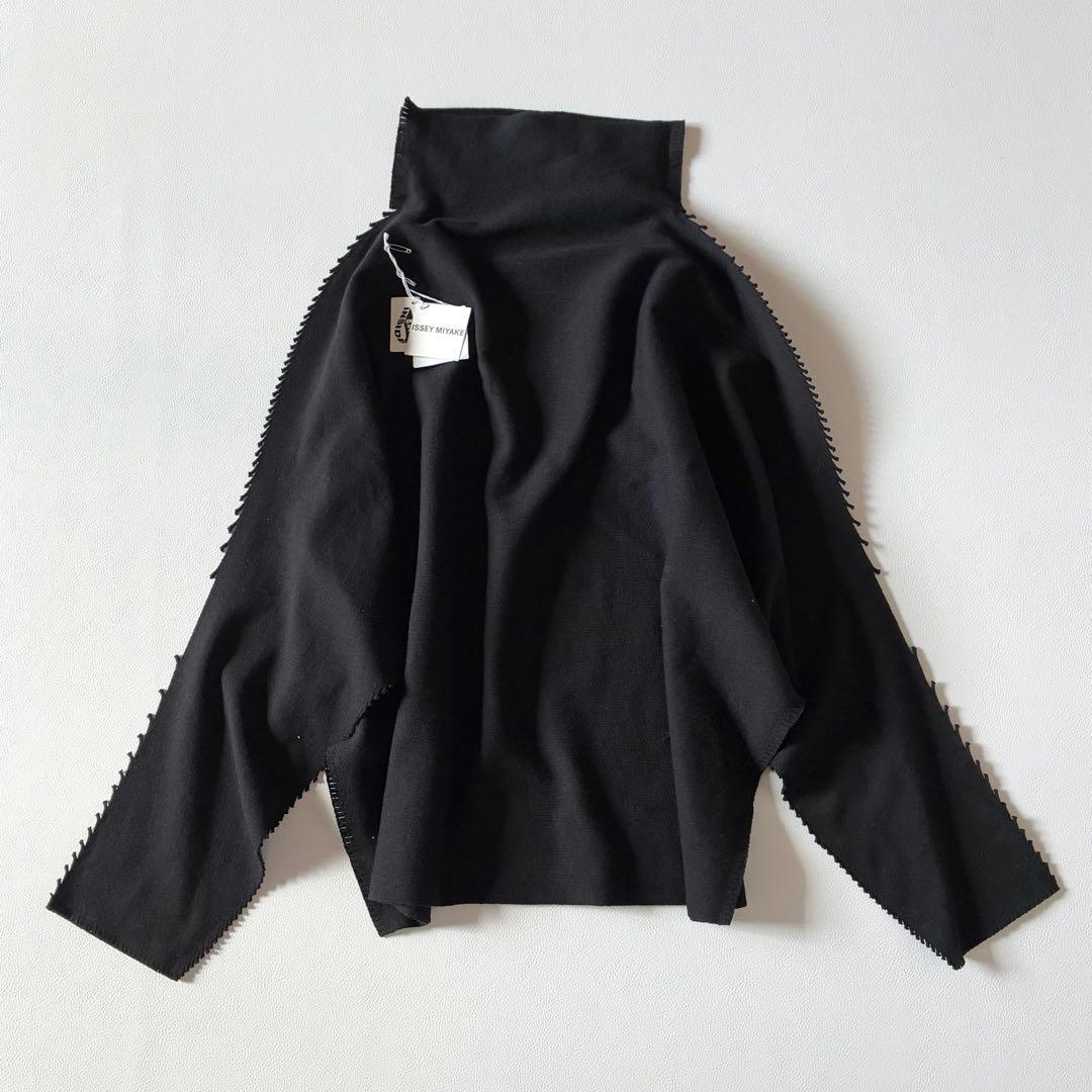【年末限定価格】未使用タグ付✨イッセイミヤケ　2025年　ハイネックカットソー