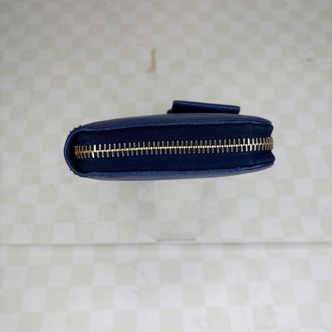 極美品　PRADA プラダ　長財布　ラウンドファスナー　M83