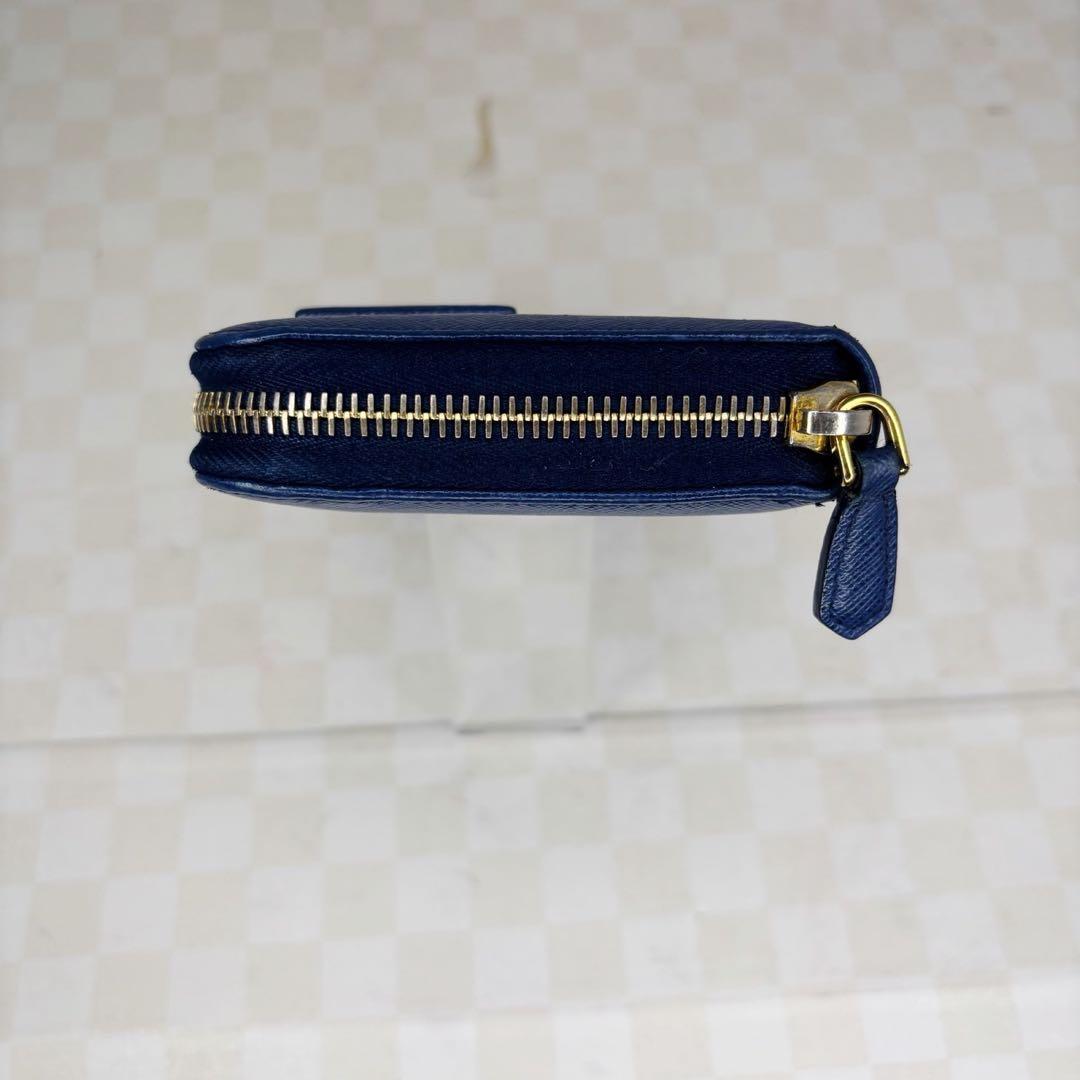 極美品　PRADA プラダ　長財布　ラウンドファスナー　M83