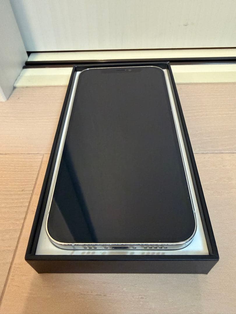 Apple iPhone 12 Pro シルバー 256g 本体 SIMフリー
