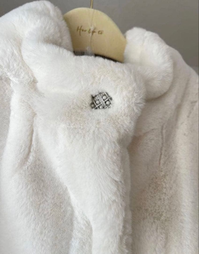 ジャケット・アウター Herlipto Winter Love Faux Fur Coat