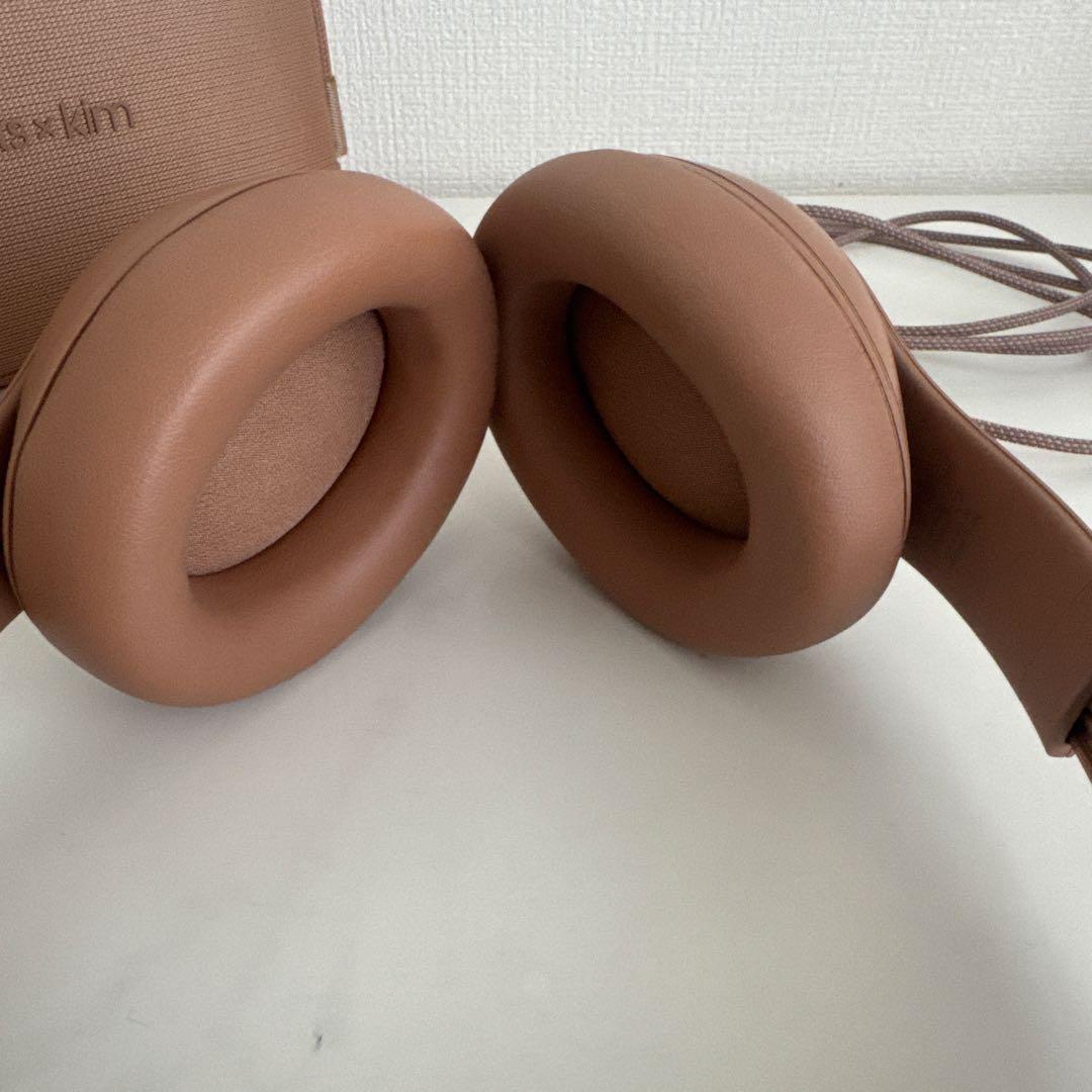 Beats Studio Pro x Kim Kardashian デューン