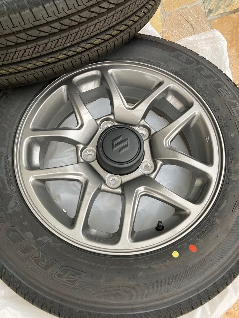 新車4本ジムニーXC ブリヂストン　純正タイヤホイールセット　センターキャップ