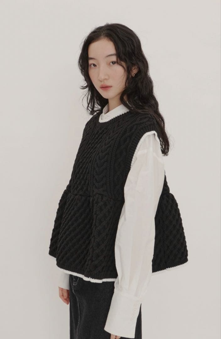 【新品タグ付き】 GIUNONケーブル ニットベスト ブラック