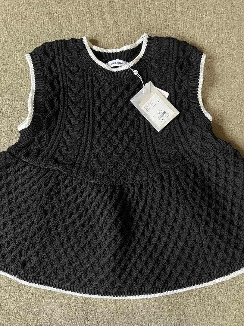 【新品タグ付き】 GIUNONケーブル ニットベスト ブラック