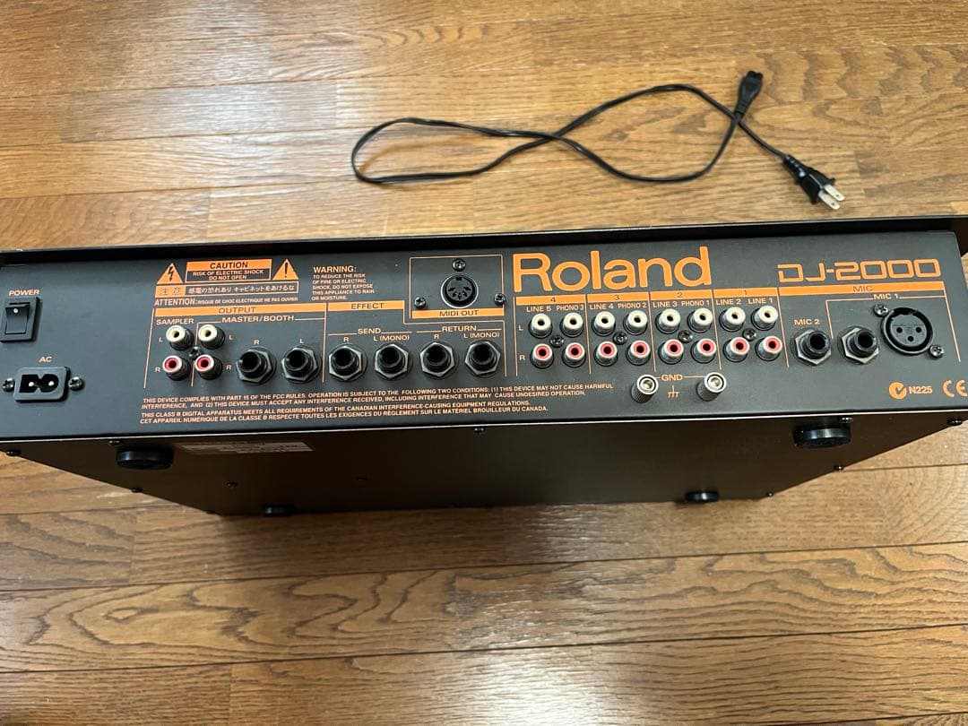 DJミキサー　ROLAND DJ-2000