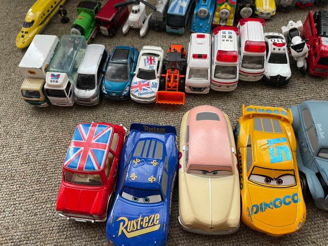 トミカ　まとめ　大量　約80台　カーズ　トーマス他
