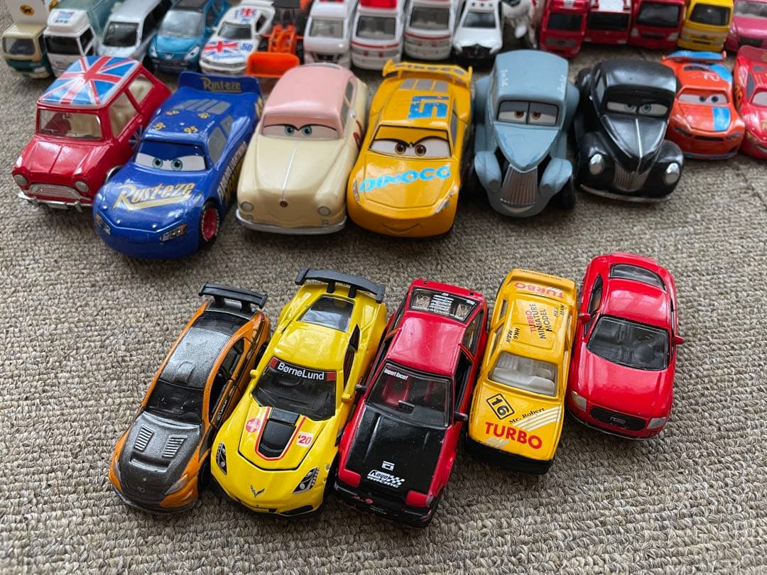 トミカ　まとめ　大量　約80台　カーズ　トーマス他