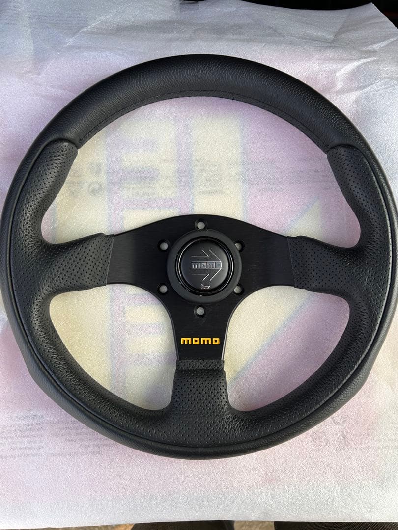momo ステアリング TEAM 300