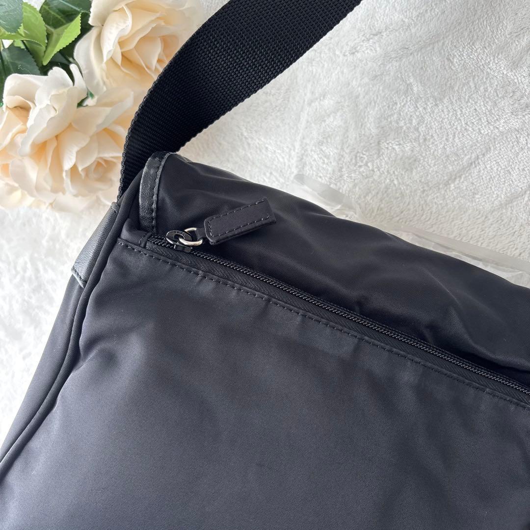 【極美品】PRADA プラダ ショルダーバッグ 三角ロゴ ナイロン フラップ