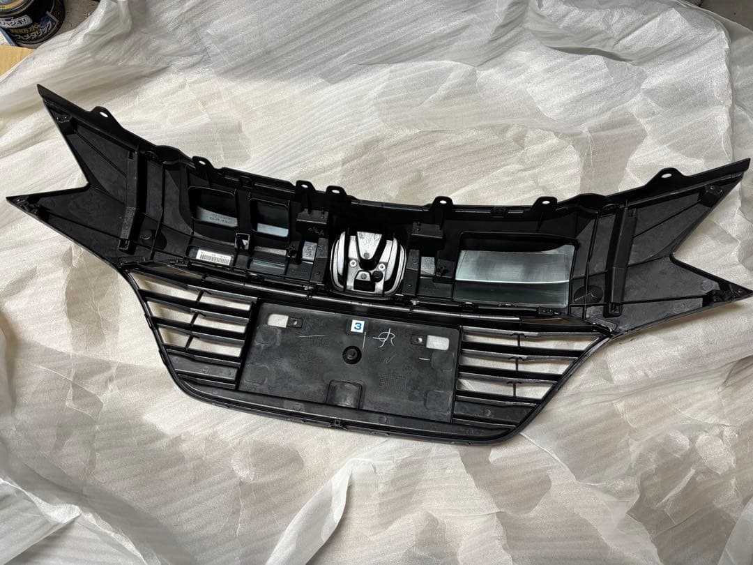 Honda ホンダベゼル RU3 ハイブリッド フロントグリル