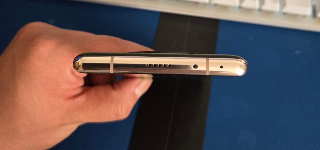 HUAWEI Mate 40 Pro 本体 グリーン/ ヴィーガンレザー