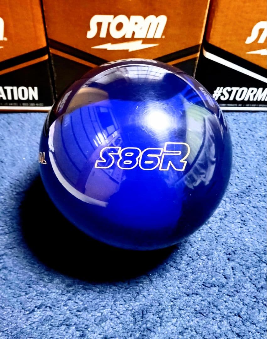 クルーズブラック　ナイト　ボウリング　ボール　スポーツ　ストーム凌ぐ