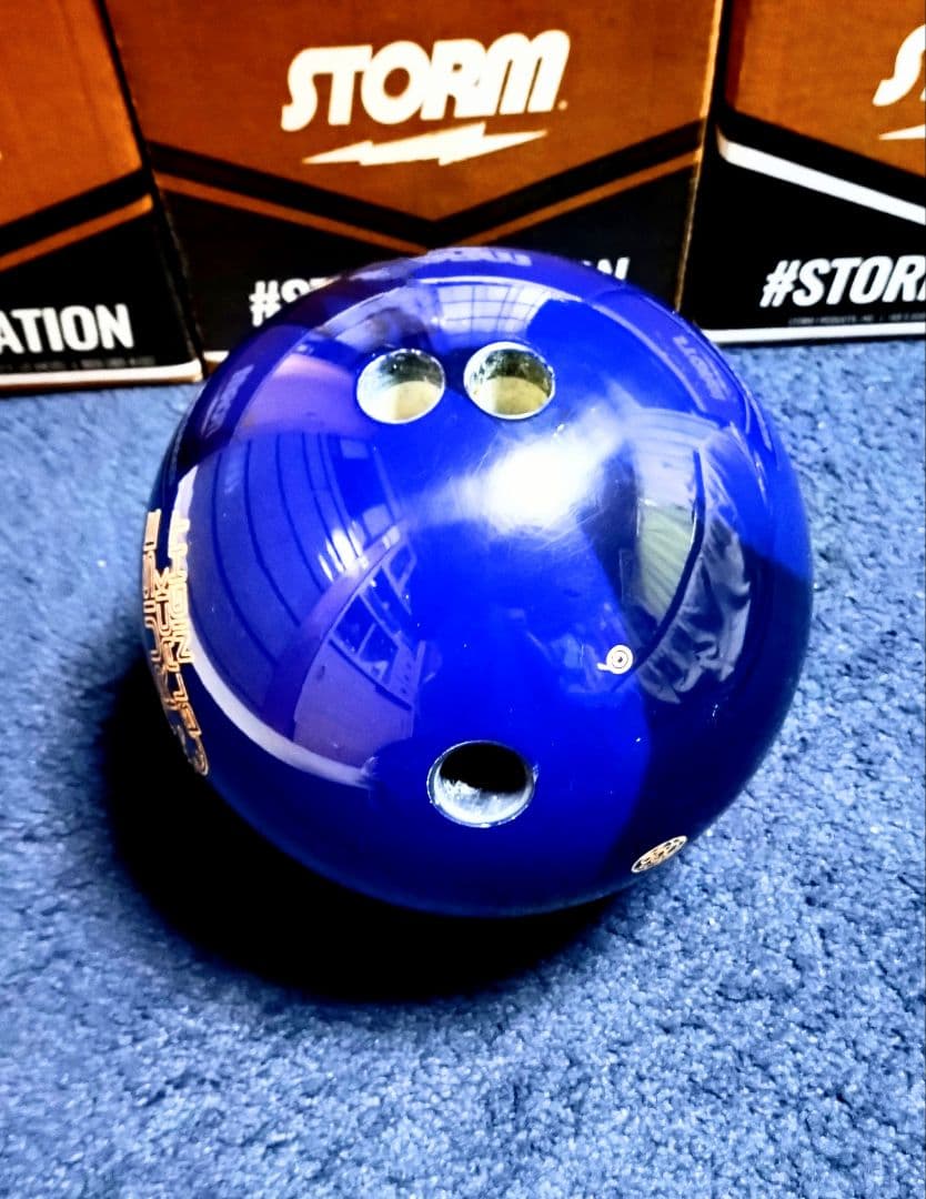 クルーズブラック　ナイト　ボウリング　ボール　スポーツ　ストーム凌ぐ