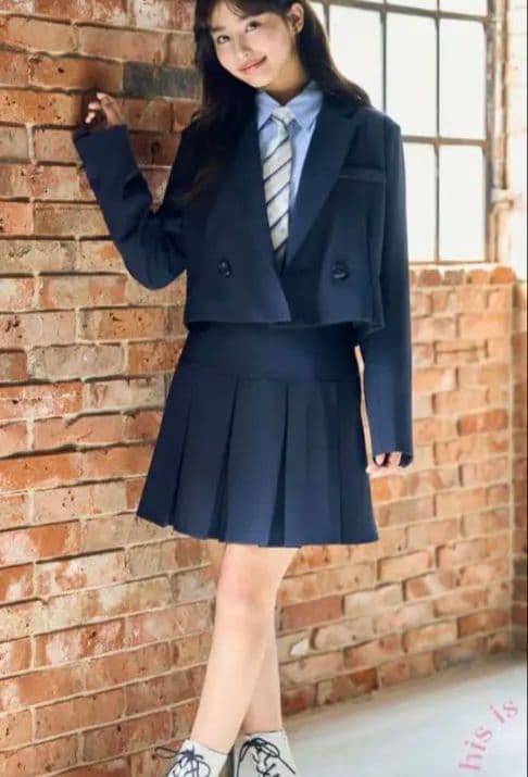 ラブトキシック(Lovetoxic)卒服エンブレム付セットアップ、サイズМ150