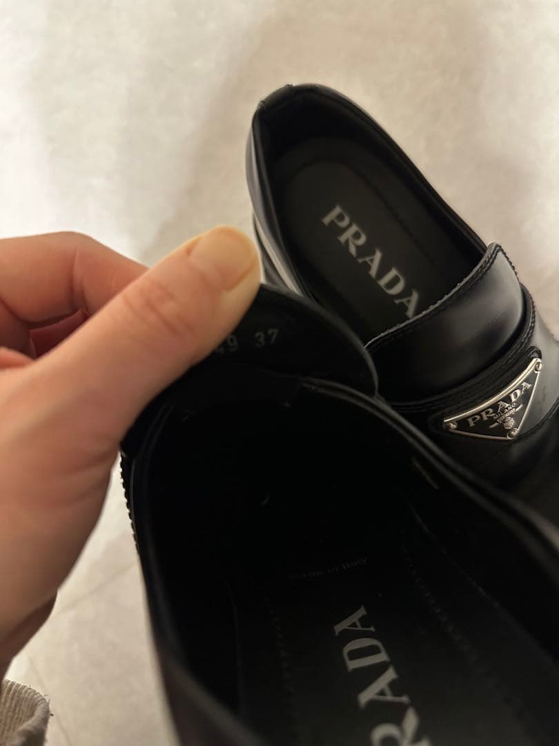 PRADA モノリスブラッシュドレザーローファー37