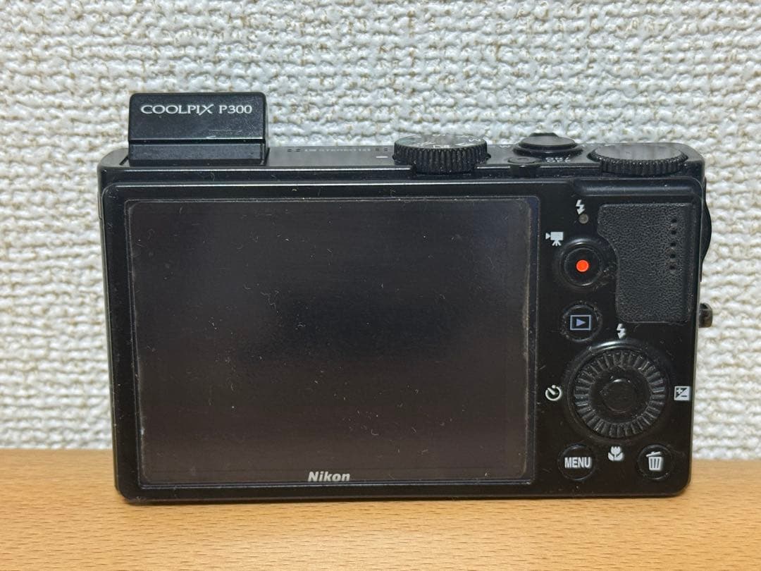 Nikon COOLPIX P300ブラック デジカメ バッテリー 充電ケーブル