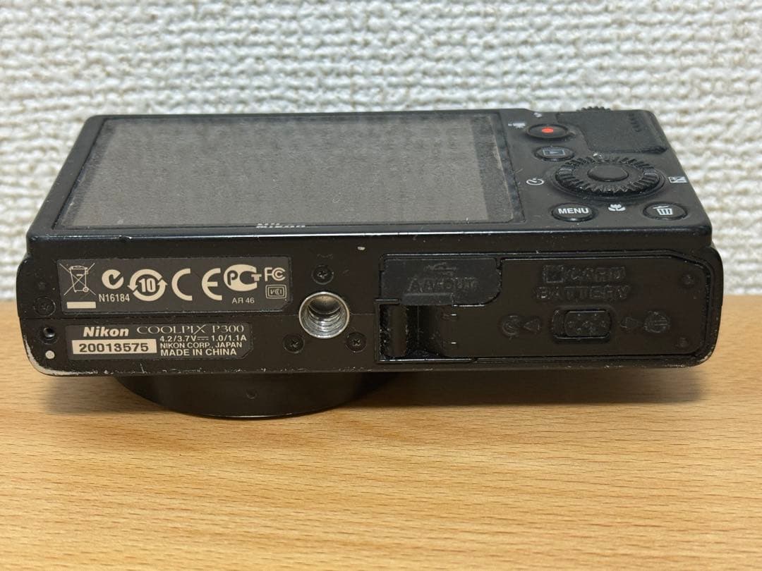 Nikon COOLPIX P300ブラック デジカメ バッテリー 充電ケーブル